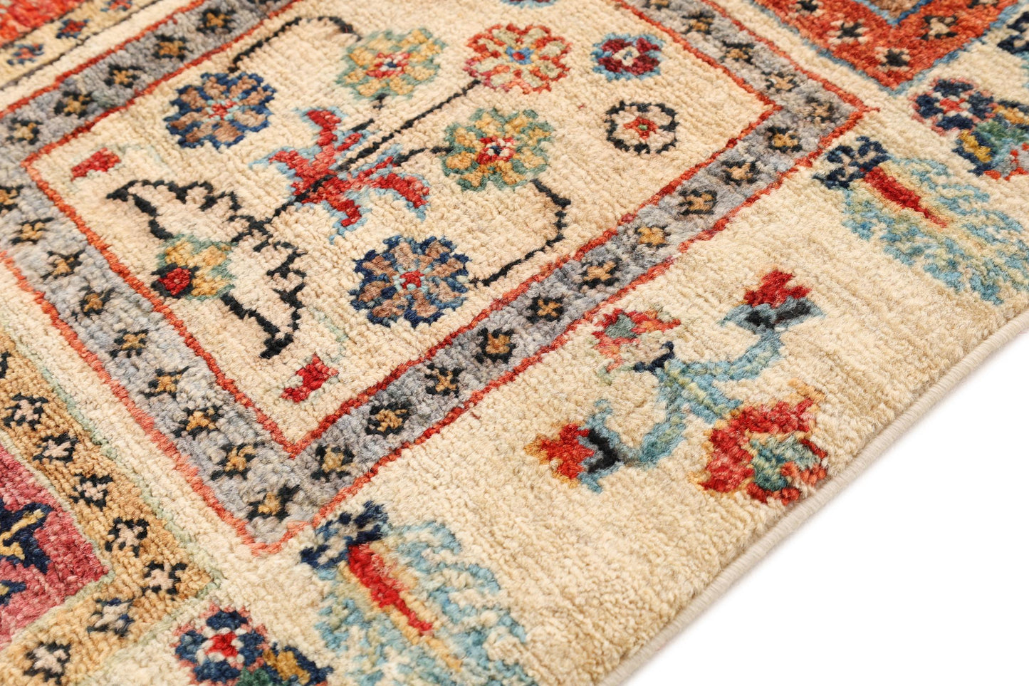 Shokhani  Hand tufted Rug 90 x 56